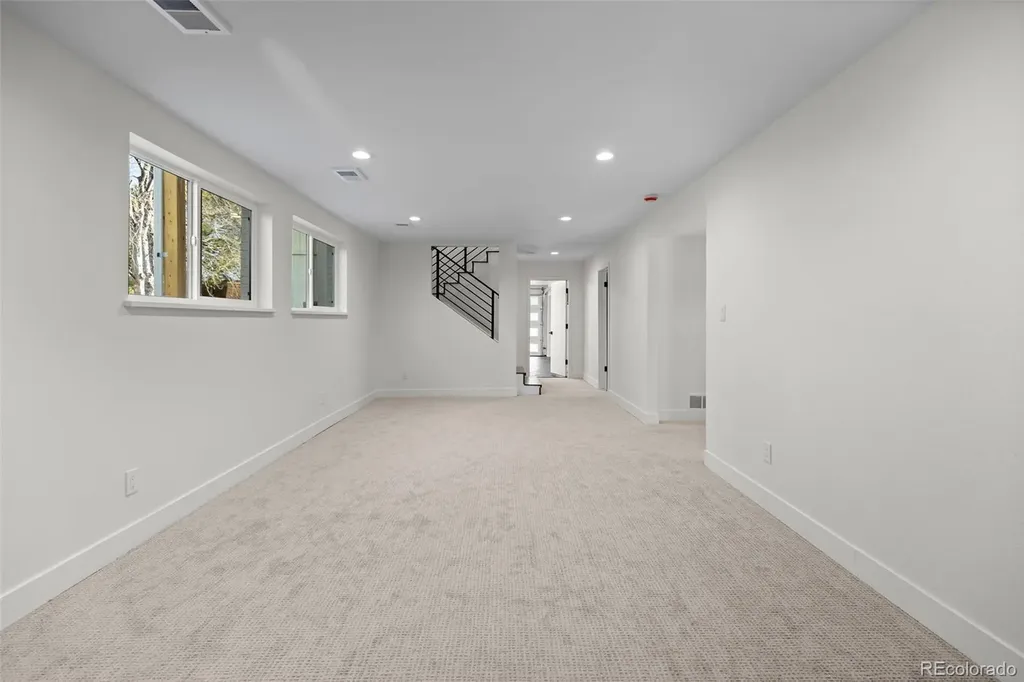 5366 W Portland Drive Littleton CO 80128