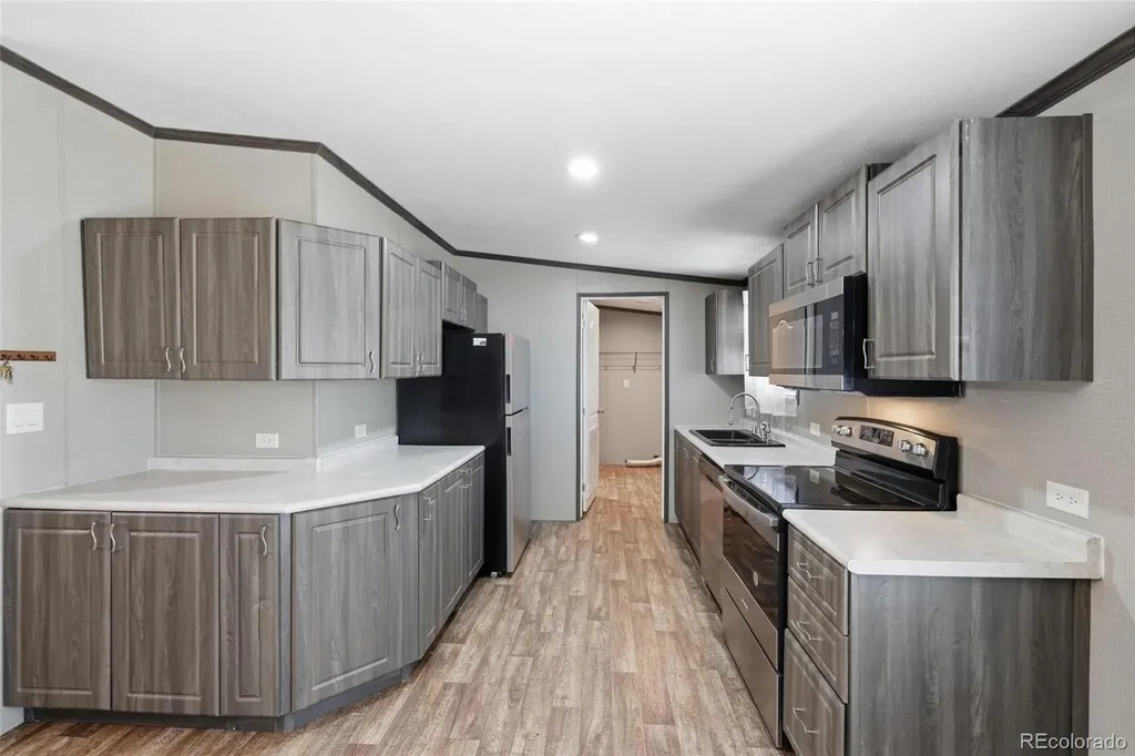 1790 Eisenhower Way Aurora CO 80011