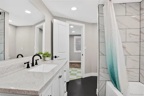 3222 Blackhawk Circle Aurora CO 80011