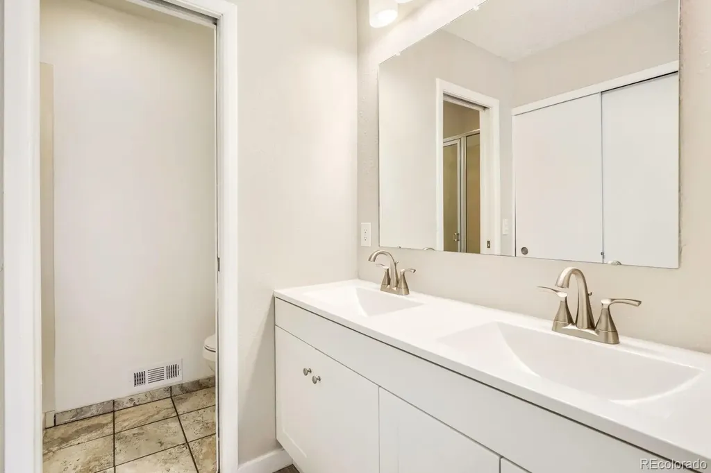 11962 E Maple Avenue Aurora CO 80012