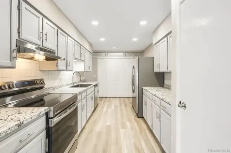 11962 E Maple Avenue Aurora CO 80012