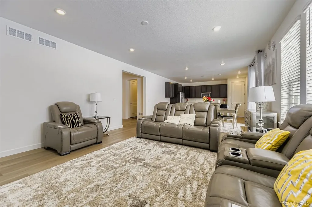 10912 Snowdon Street Parker CO 80134