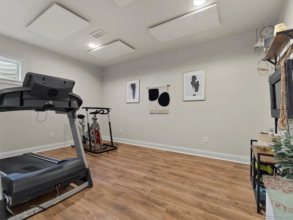 6092 Chester Street Denver CO 80238