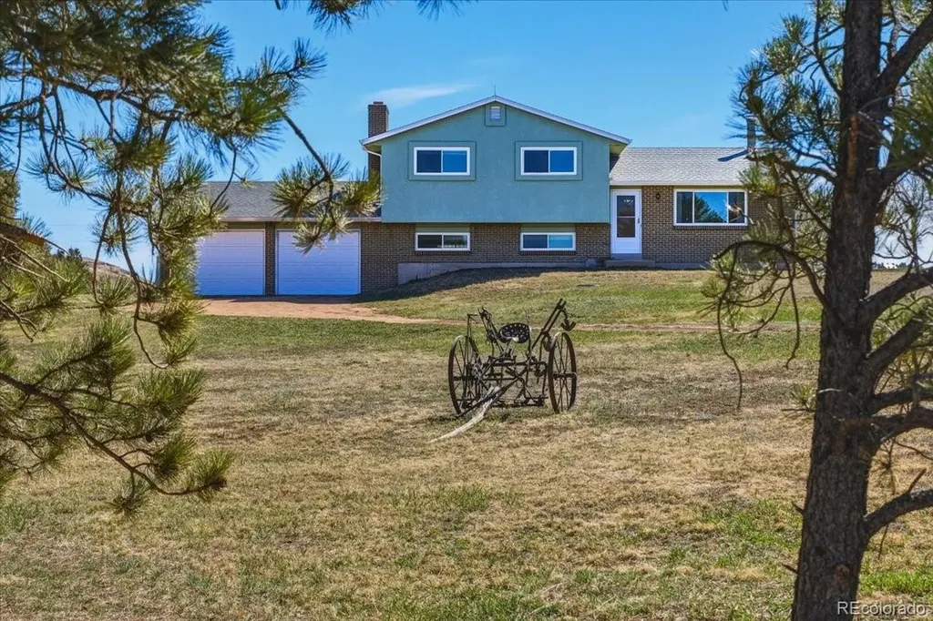 12720 Mesa View Road Larkspur CO 80118