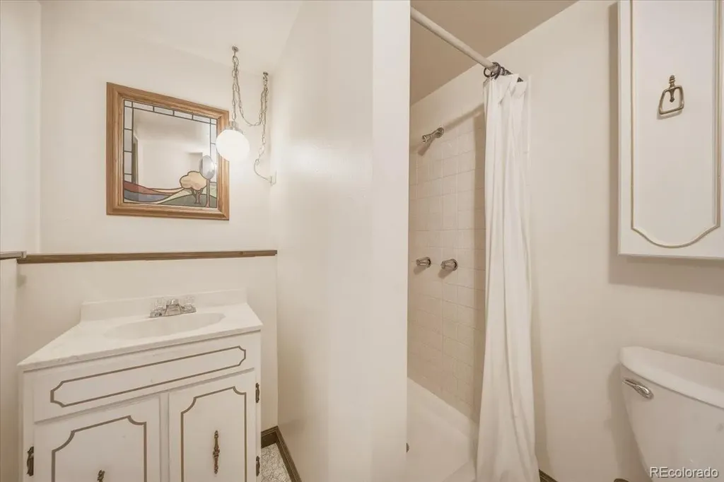 12720 Mesa View Road Larkspur CO 80118
