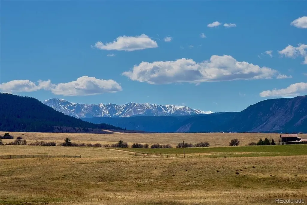 12720 Mesa View Road Larkspur CO 80118