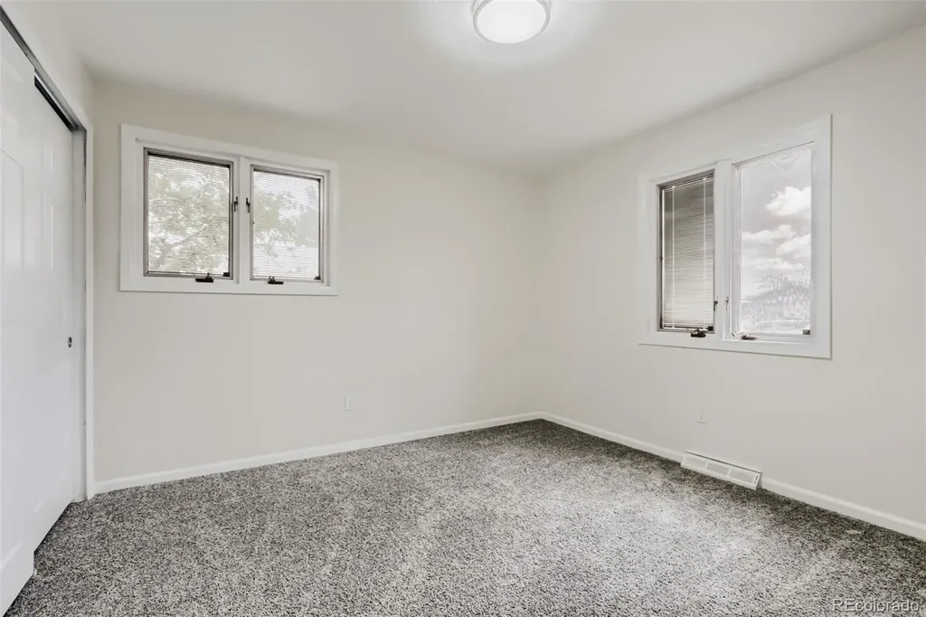689 Jasper Street Aurora CO 80011