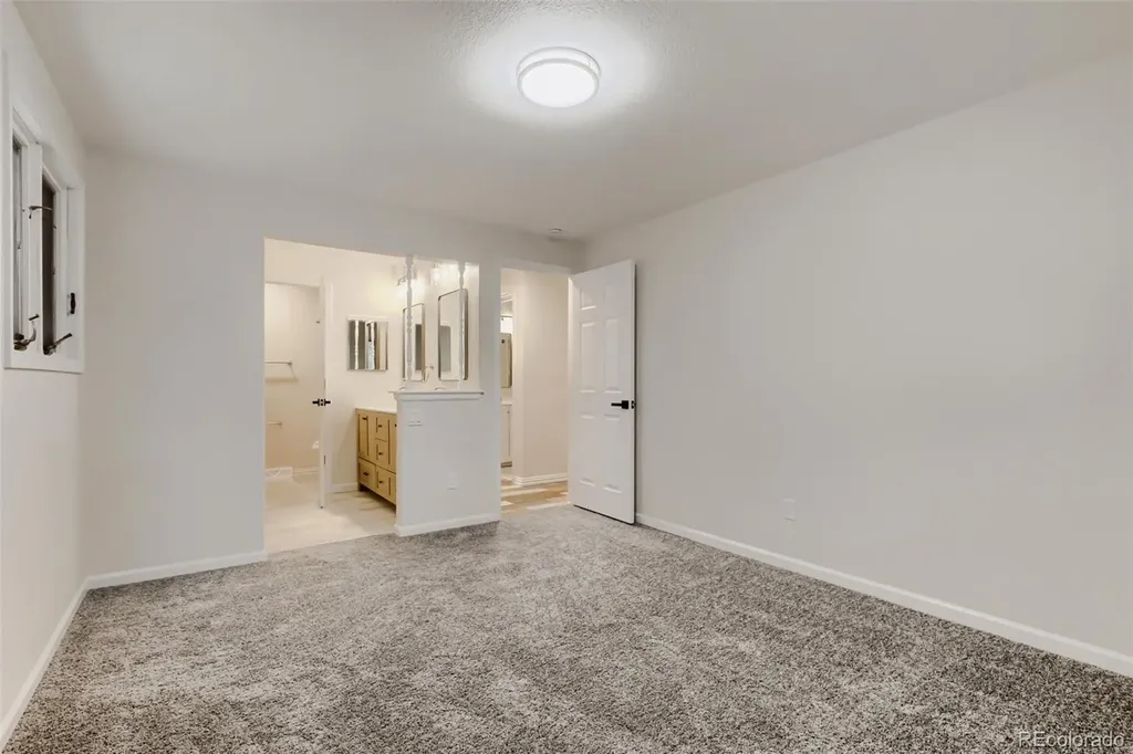 689 Jasper Street Aurora CO 80011