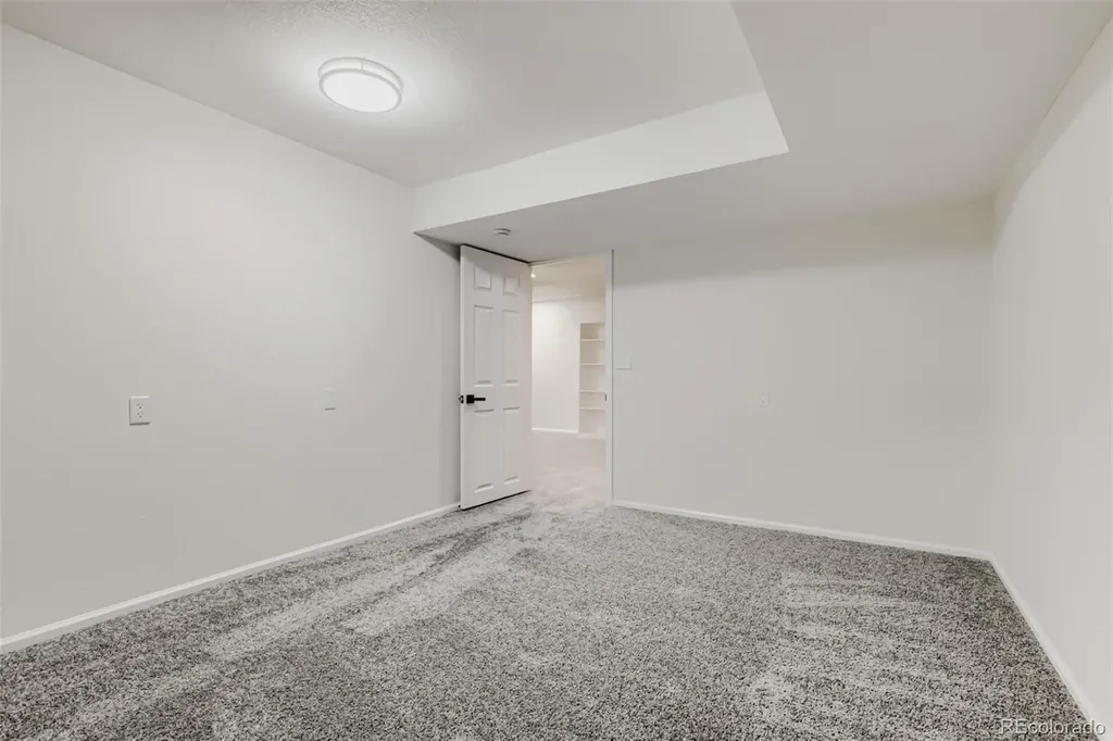 689 Jasper Street Aurora CO 80011