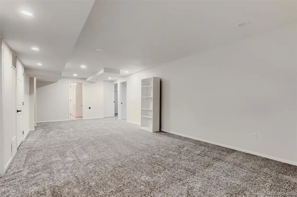 689 Jasper Street Aurora CO 80011