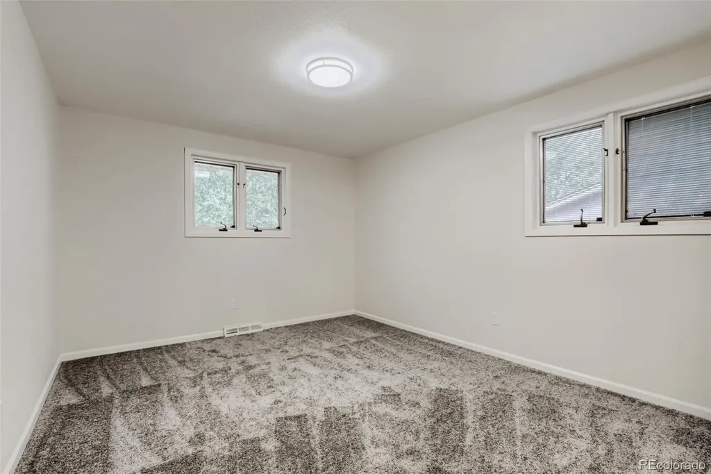 689 Jasper Street Aurora CO 80011