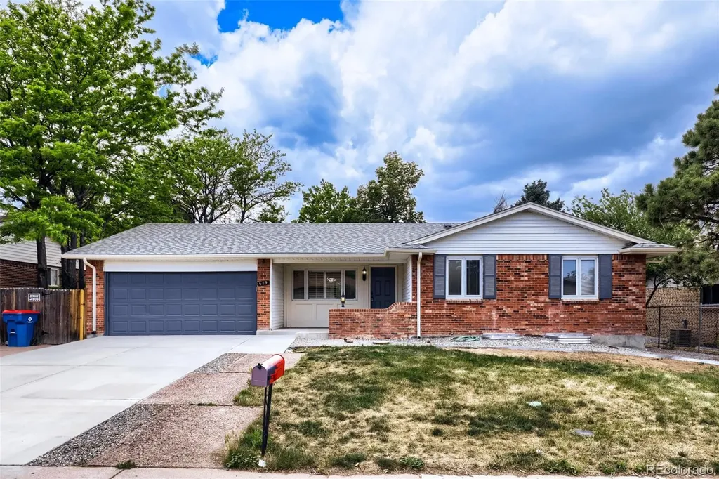 689 Jasper Street Aurora CO 80011