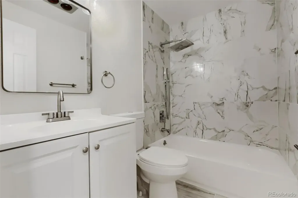 689 Jasper Street Aurora CO 80011