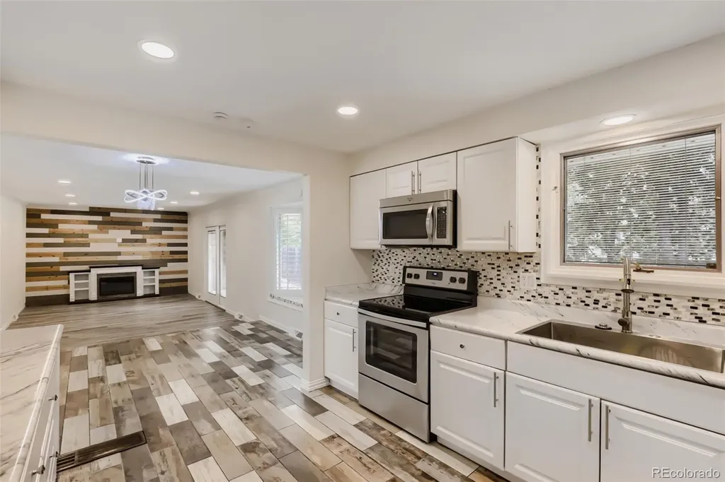 689 Jasper Street Aurora CO 80011
