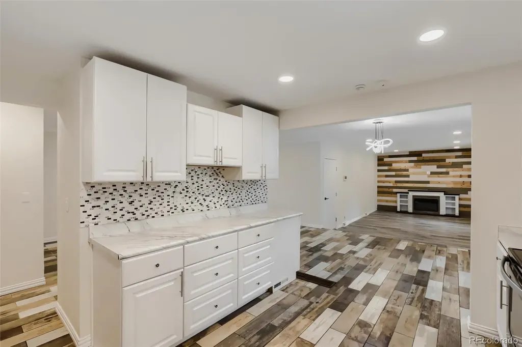 689 Jasper Street Aurora CO 80011