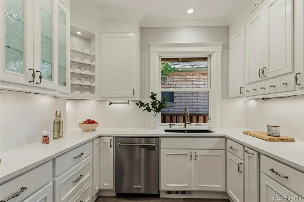 1015 S Corona Street Denver CO 80209
