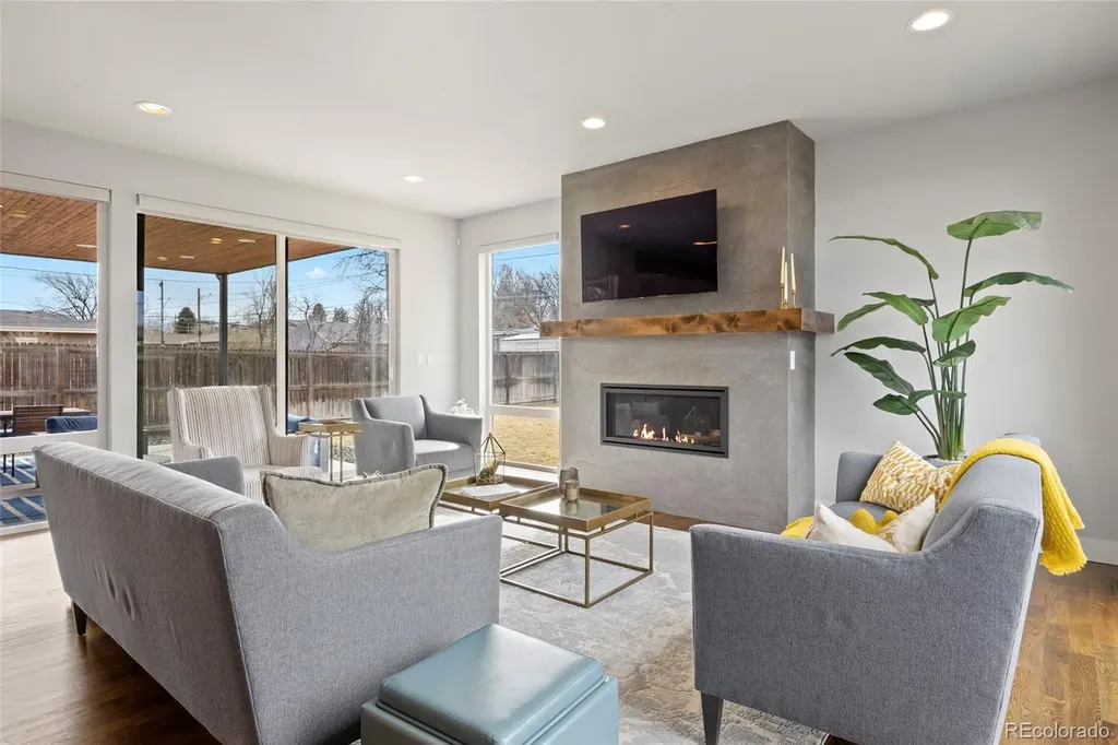 3083 S Cherry Way Denver CO 80222