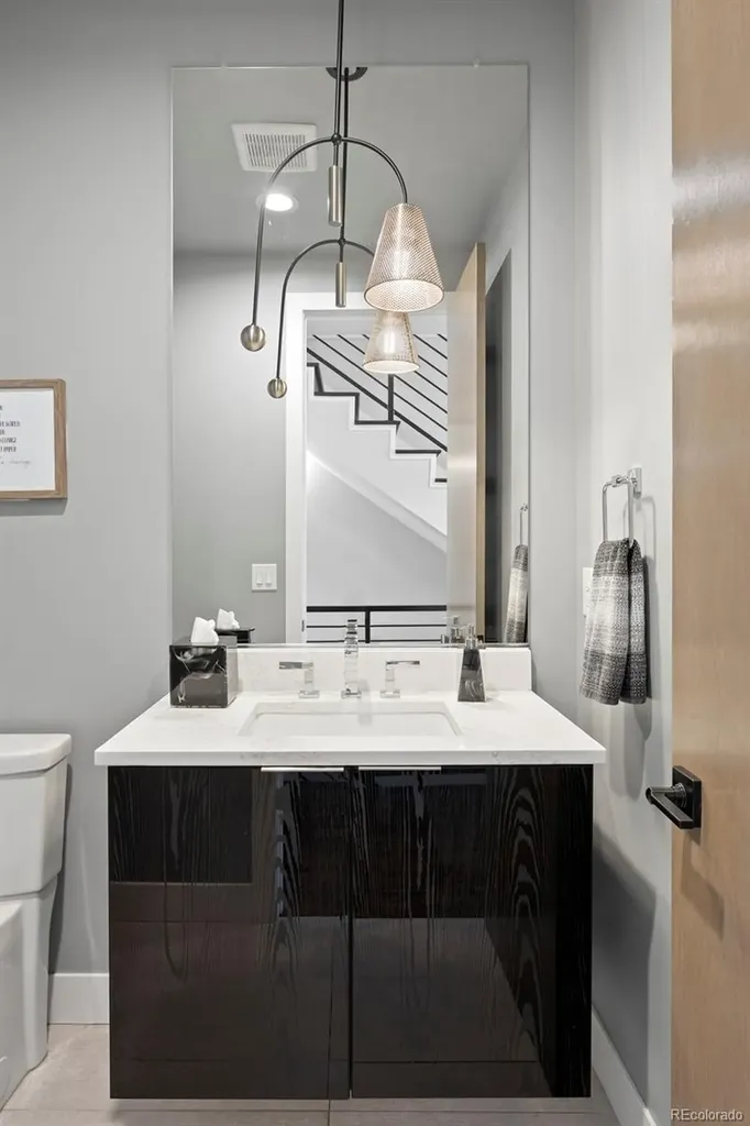 3083 S Cherry Way Denver CO 80222