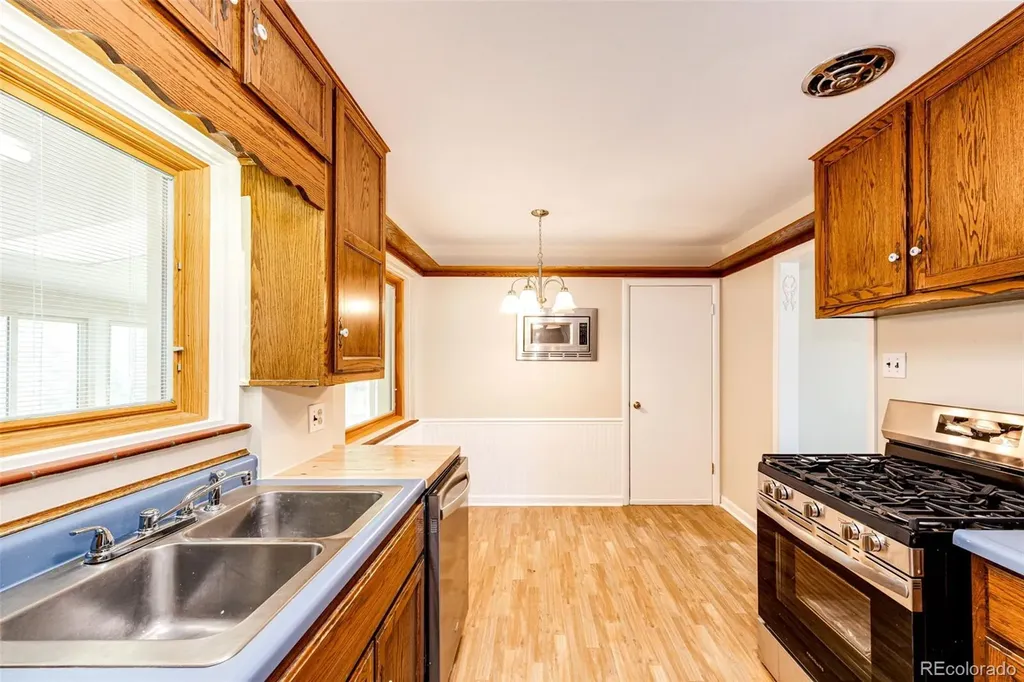 9015 W 4th Place Lakewood CO 80226