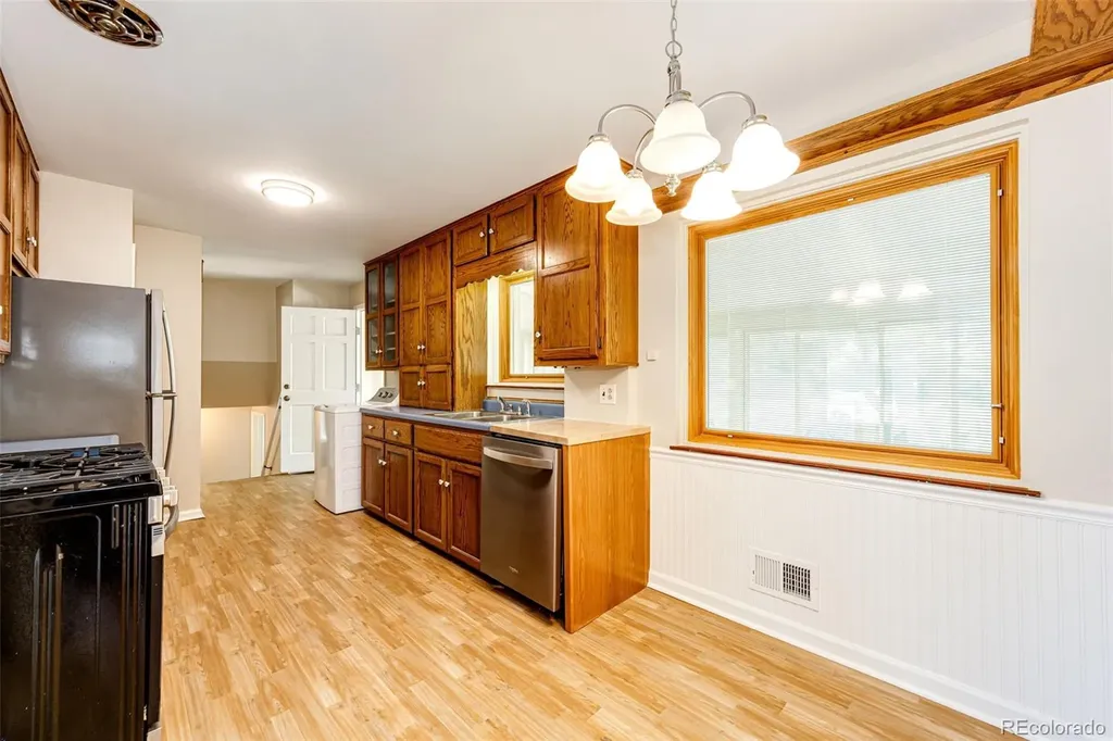 9015 W 4th Place Lakewood CO 80226