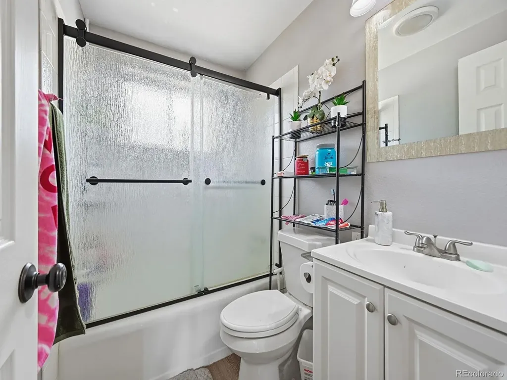 556 Elmira Street Aurora CO 80010