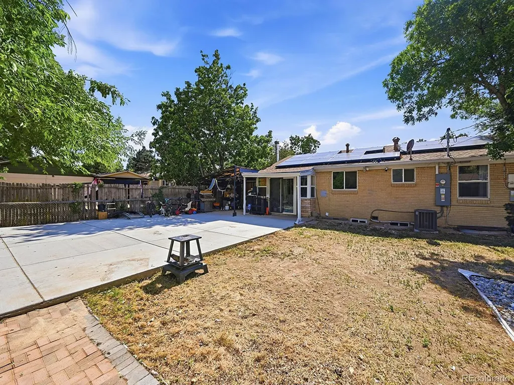 556 Elmira Street Aurora CO 80010