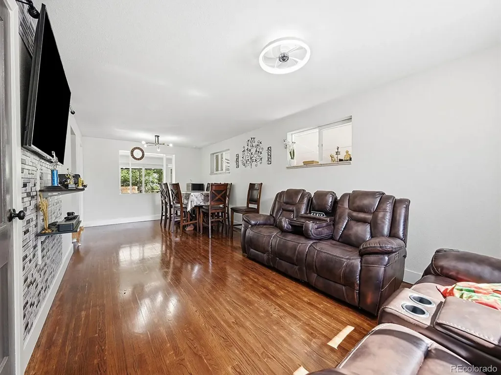 556 Elmira Street Aurora CO 80010