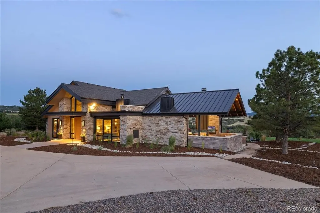 1950 W Wolfensberger Court Castle Rock CO 80109