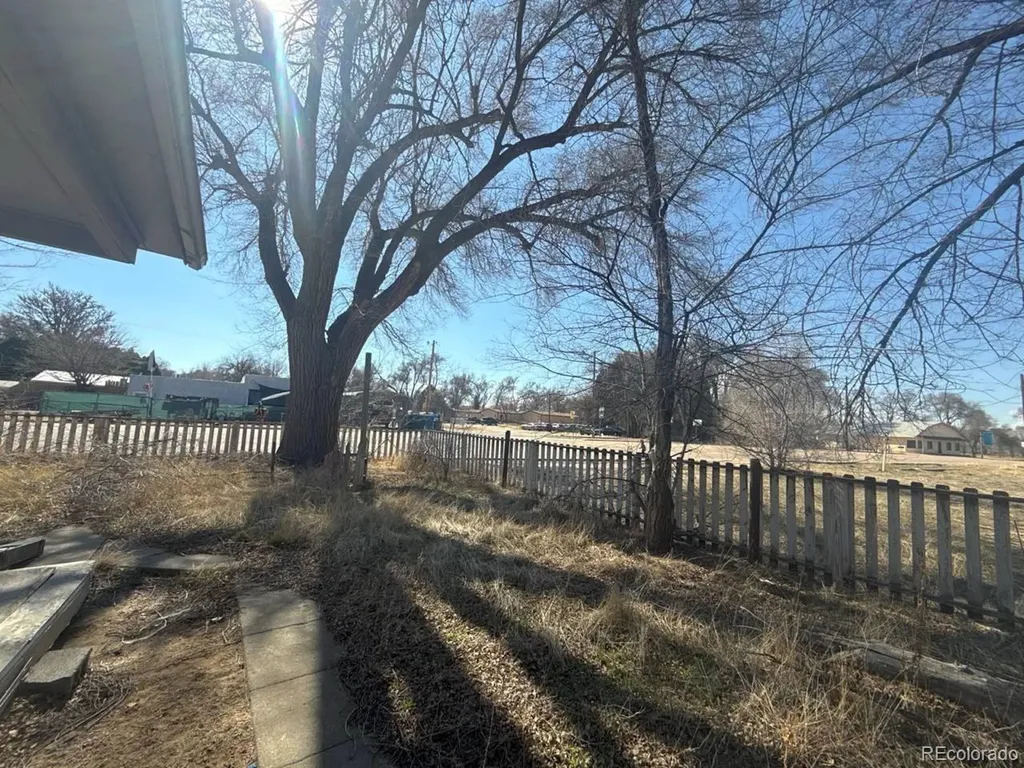 101 S Mulberry Street Manzanola CO 81058