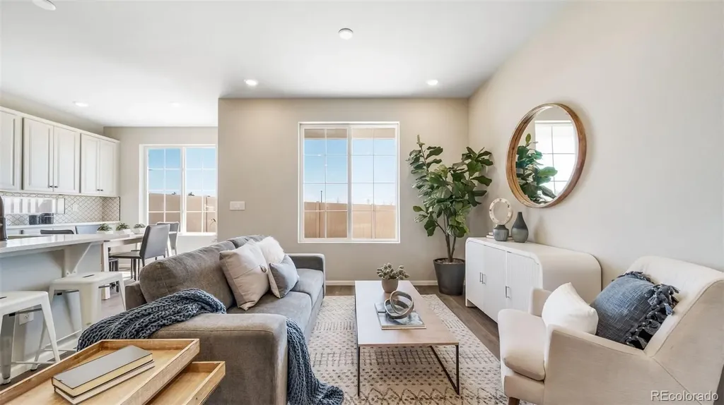 5042 N Tempe Street Aurora CO 80019