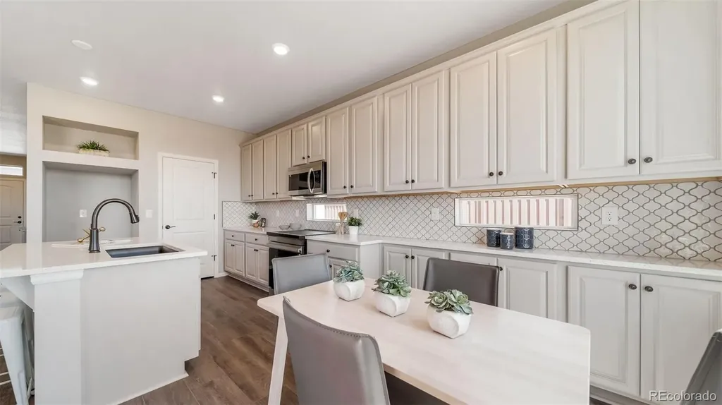 5042 N Tempe Street Aurora CO 80019