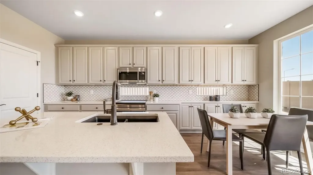 5042 N Tempe Street Aurora CO 80019
