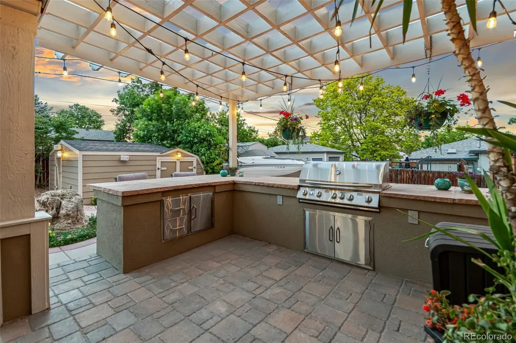 8873 S Balsam Street Littleton CO 80128