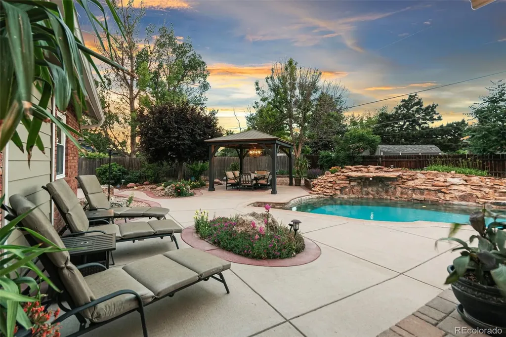 8873 S Balsam Street Littleton CO 80128