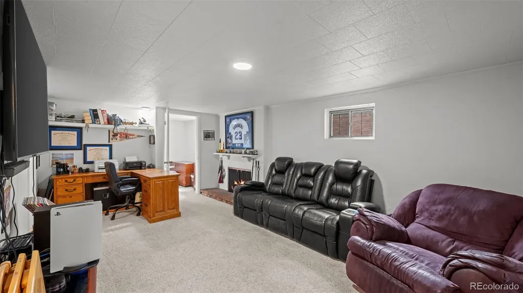 17 Clover Circle Colorado Springs CO 80906