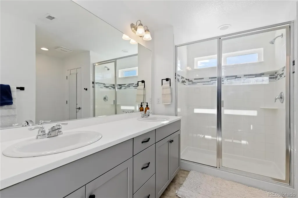 664 N Yantley Street Aurora CO 80018