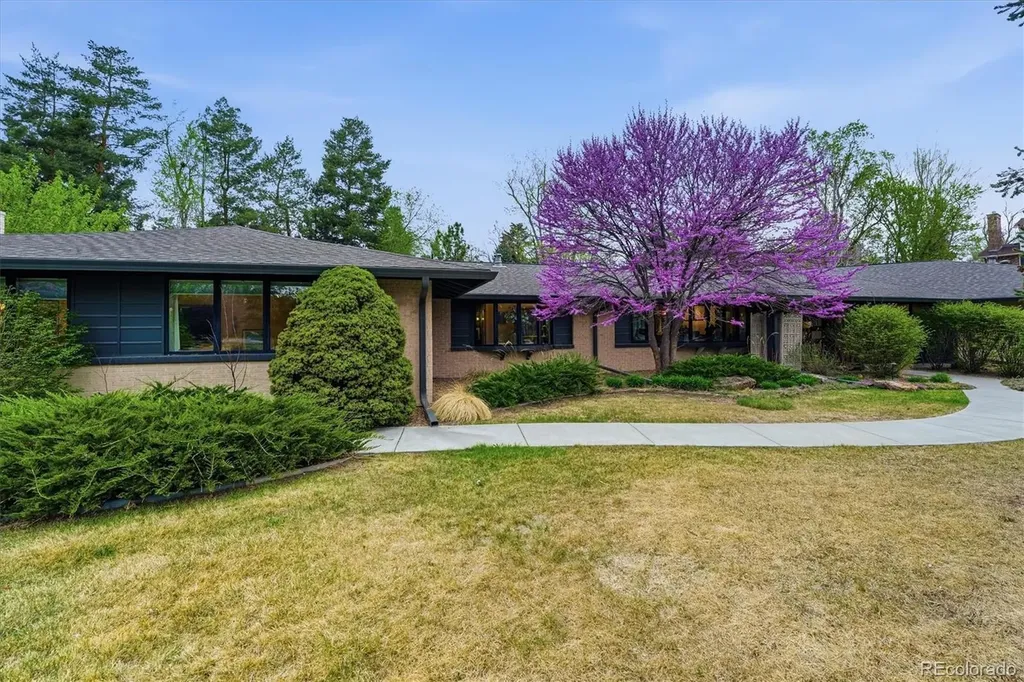 4607 W Wagon Trail Road Littleton CO 80123