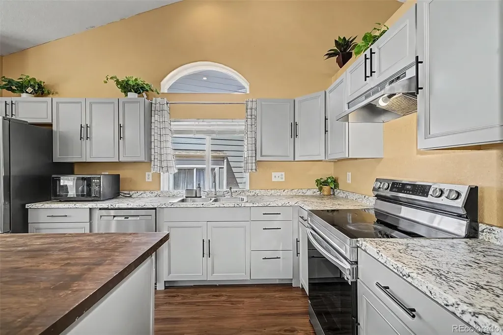 4708 S Ireland Court Aurora CO 80015