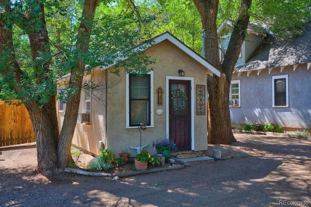 102 Holly Street Colorado Springs CO 80904