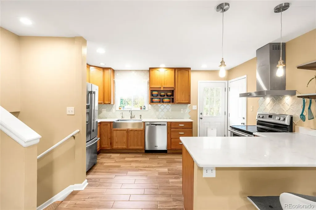 3250 S Holland Way Lakewood CO 80227
