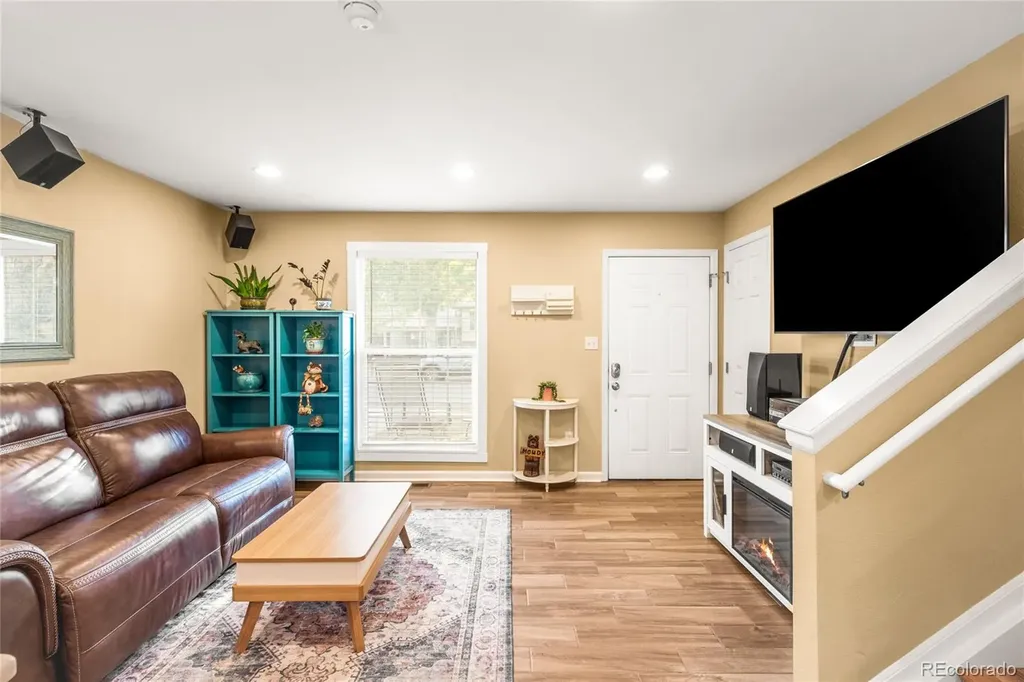 3250 S Holland Way Lakewood CO 80227