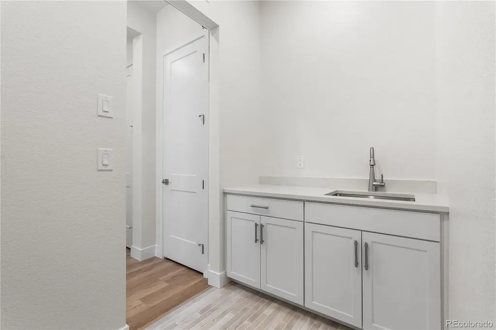 6739 Fawn Path Lane Castle Pines CO 80108