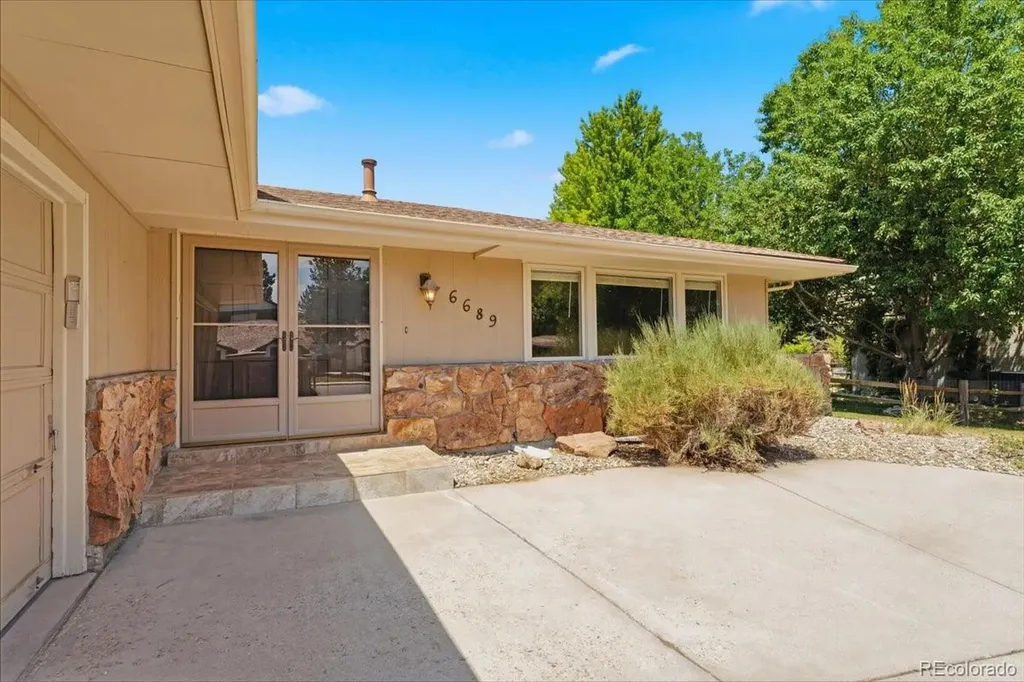 6689 E Heritage Pl N Englewood CO 80111