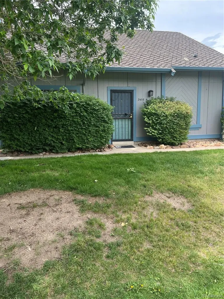 2458 S Victor Street Aurora CO 80014