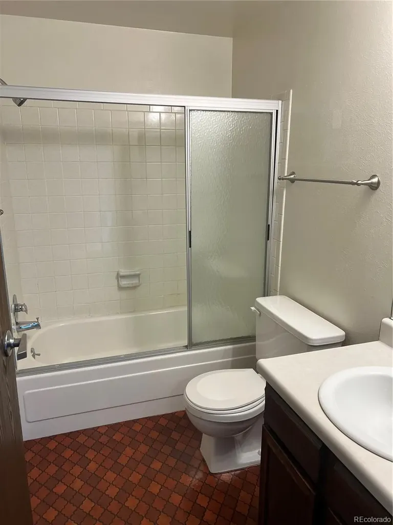 2458 S Victor Street Aurora CO 80014