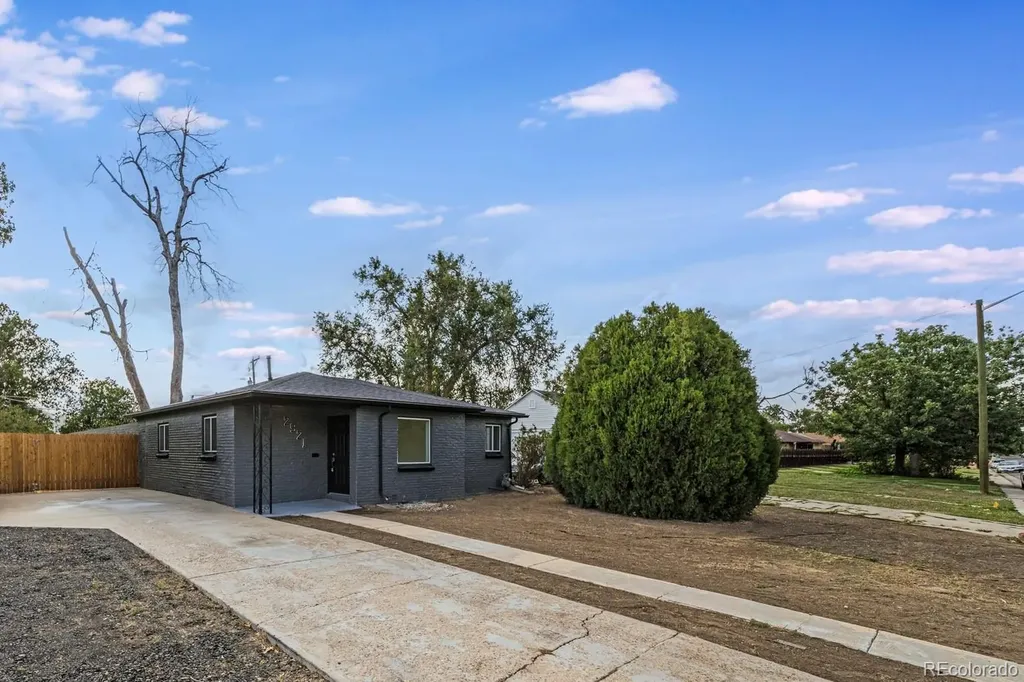 2921 Jasmine Street Denver CO 80207