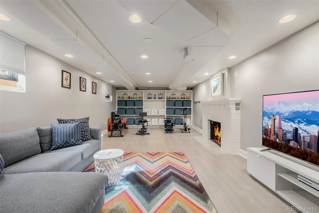 353 Bellaire Street Denver CO 80220