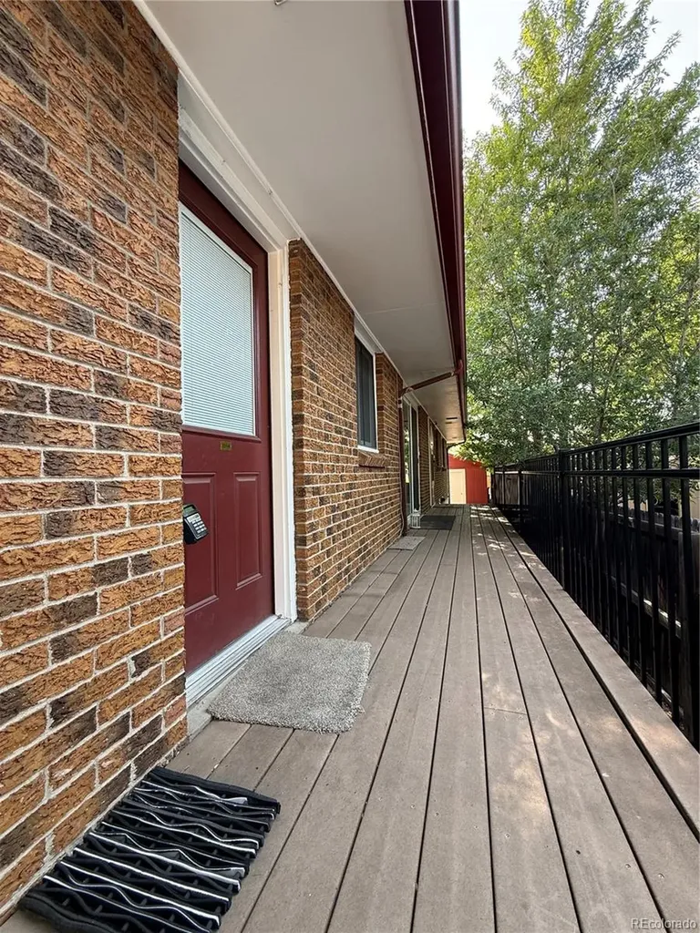 Englewood CO, 3237 S Grant Street, Unit B