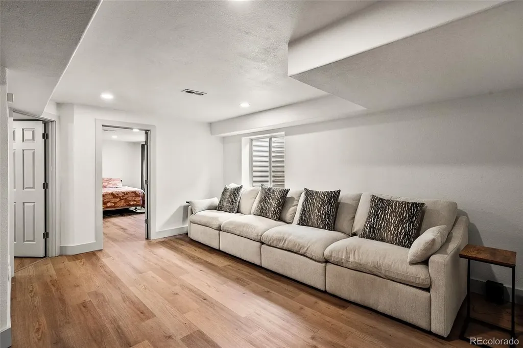 9943 Norfolk Street Commerce City CO 80022