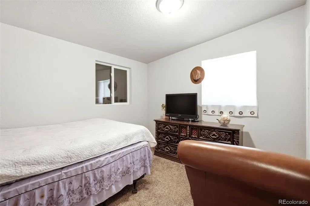 1225 Dallas Street Aurora CO 80010